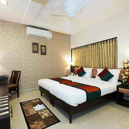 Hotel Siddharth Palace ชัยปุระ ภายนอก รูปภาพ