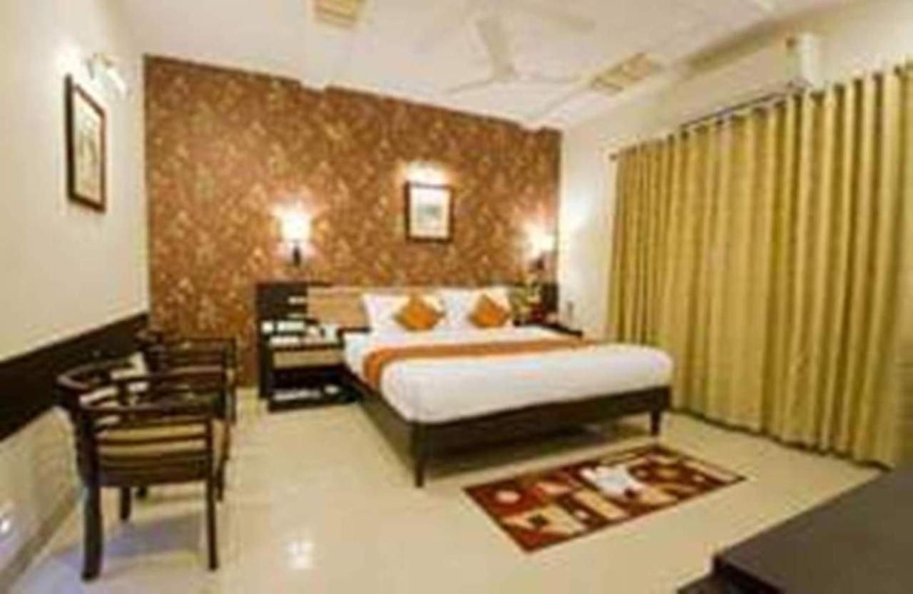 Hotel Siddharth Palace ชัยปุระ ภายนอก รูปภาพ