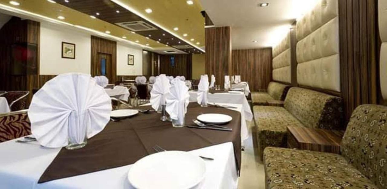 Hotel Siddharth Palace ชัยปุระ ภายนอก รูปภาพ